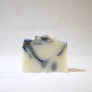 Savon en barre aux graines de pavot et aux agrumes